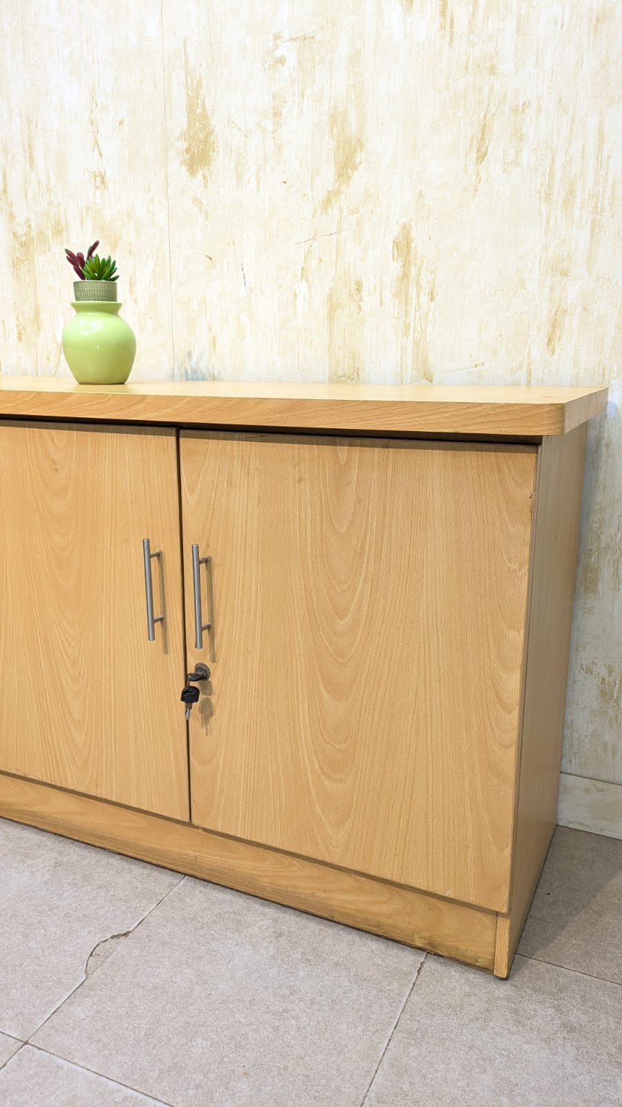 Side Board