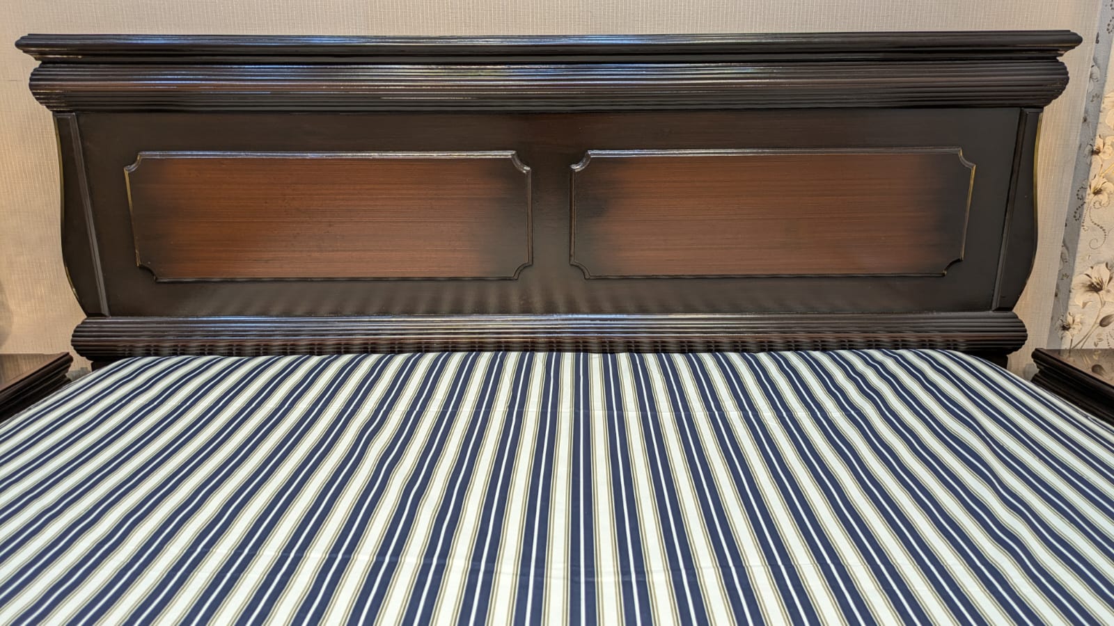 King Size Bed With 2 Side Tables and Dressing Table