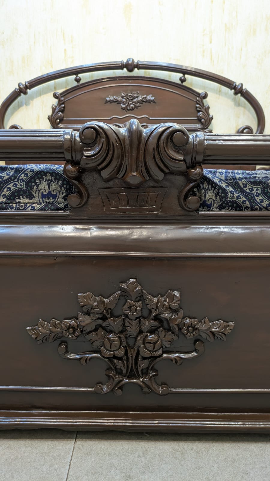 King Size Bed With 2 Side Tables