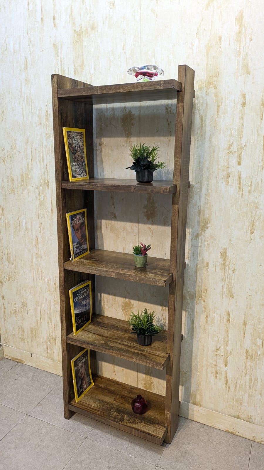 Brand New Stylish Bookshelf / Decorative Shelf
