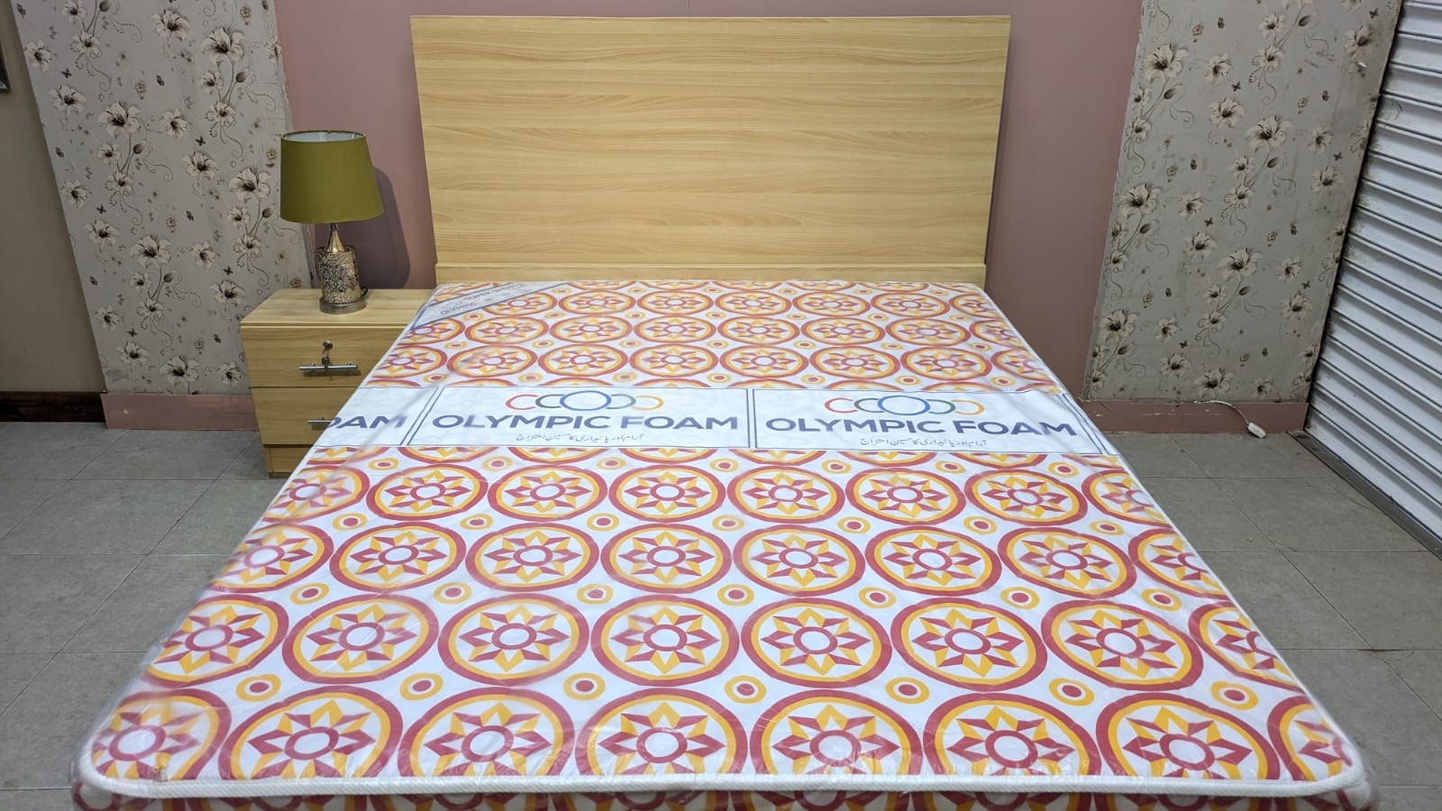 BEAUTIFUL QUEEN SIZE BED – AS GOOD As