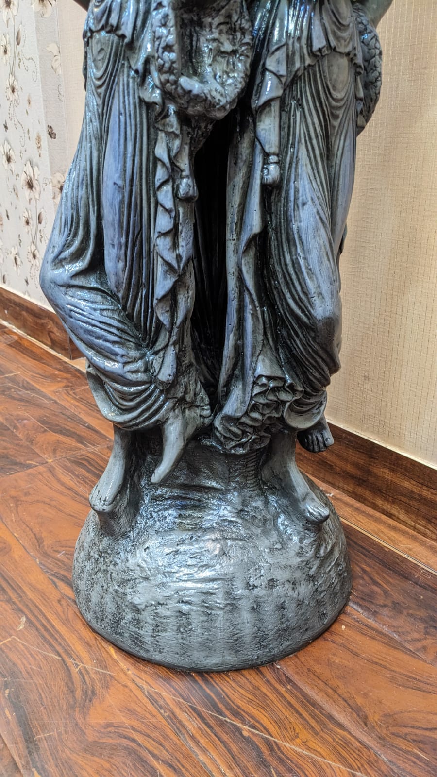 New Pair Of Roman Style Pedestals / Planters