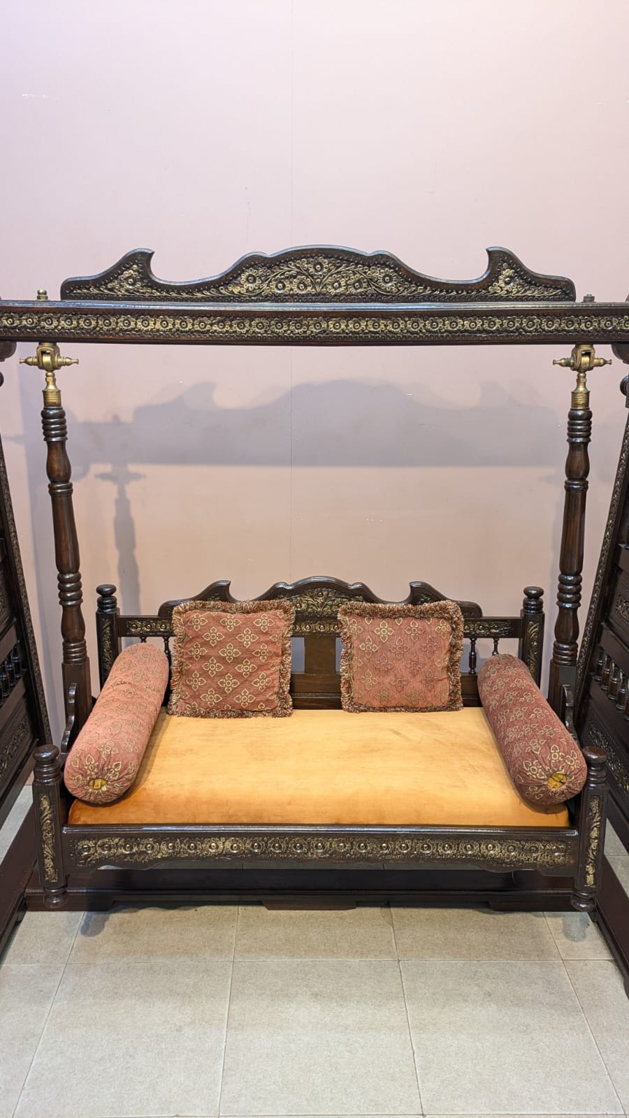 ROYAL ELEGANCE – A TIMELESS CHINIOTI JHOOLA MASTERPIECE