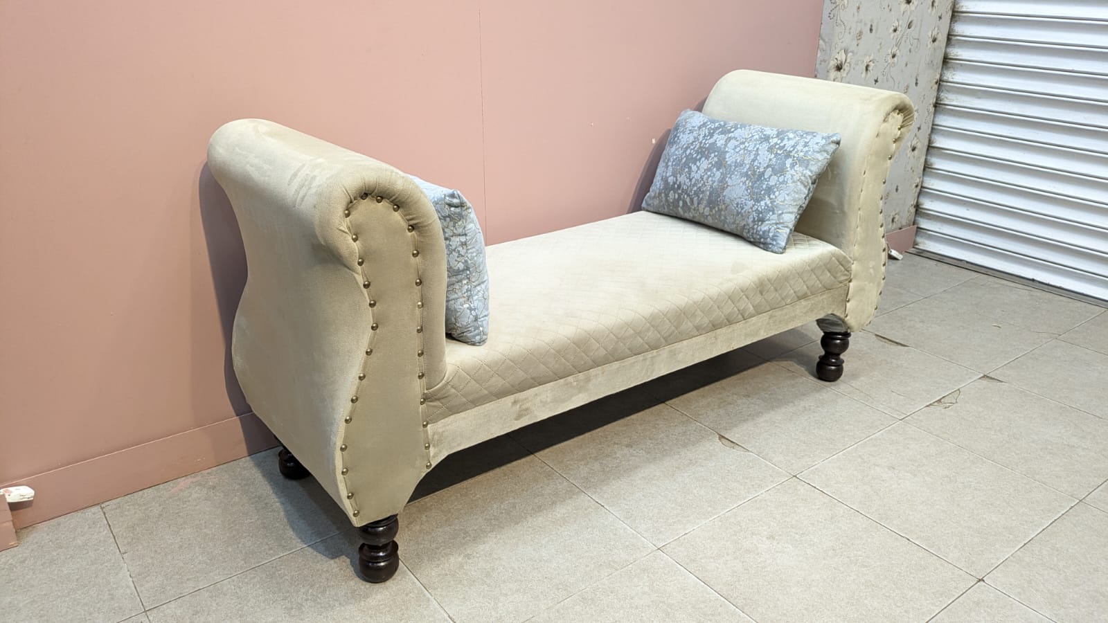 2 Seater Settee