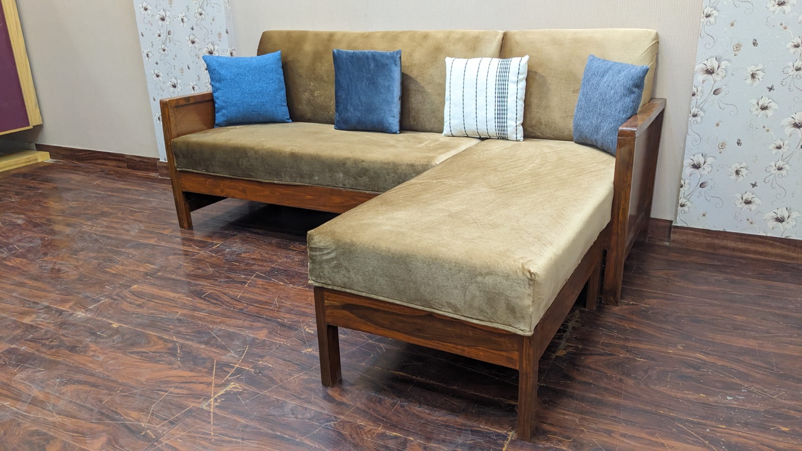 Sheesham Wood 4 Seater L Shape Sofa Set