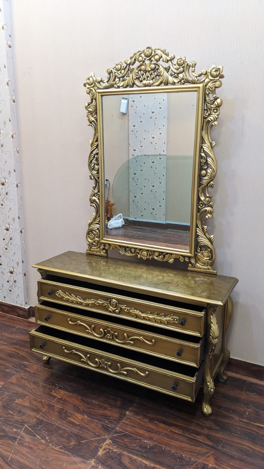 Solid Sheesham Wood Chinioti King Size Bed Set