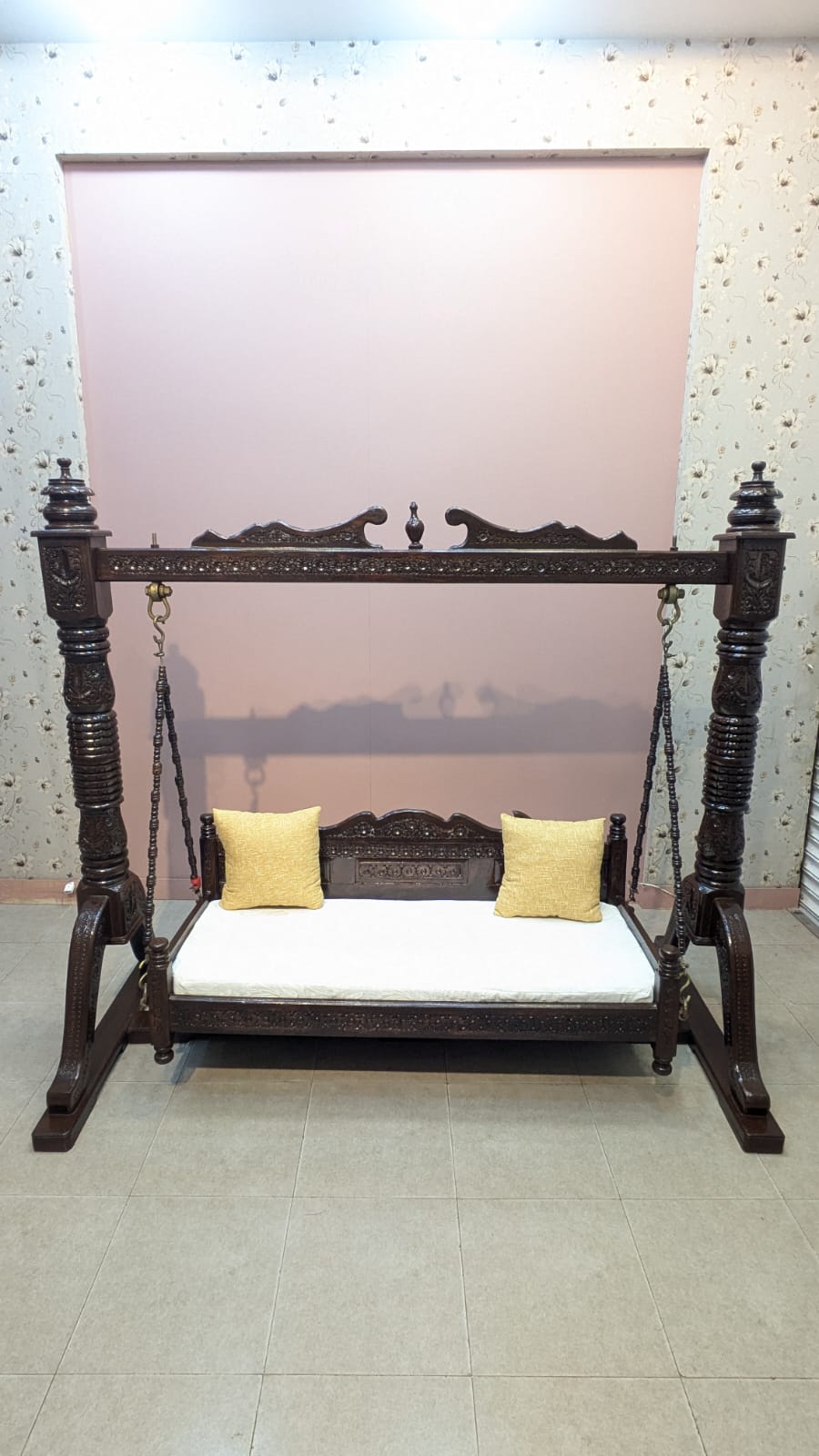 Chinioti jhoola In Solid Sheesham Wood