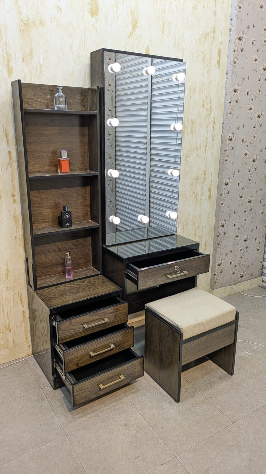 Modern Design King Size Bedroom Set