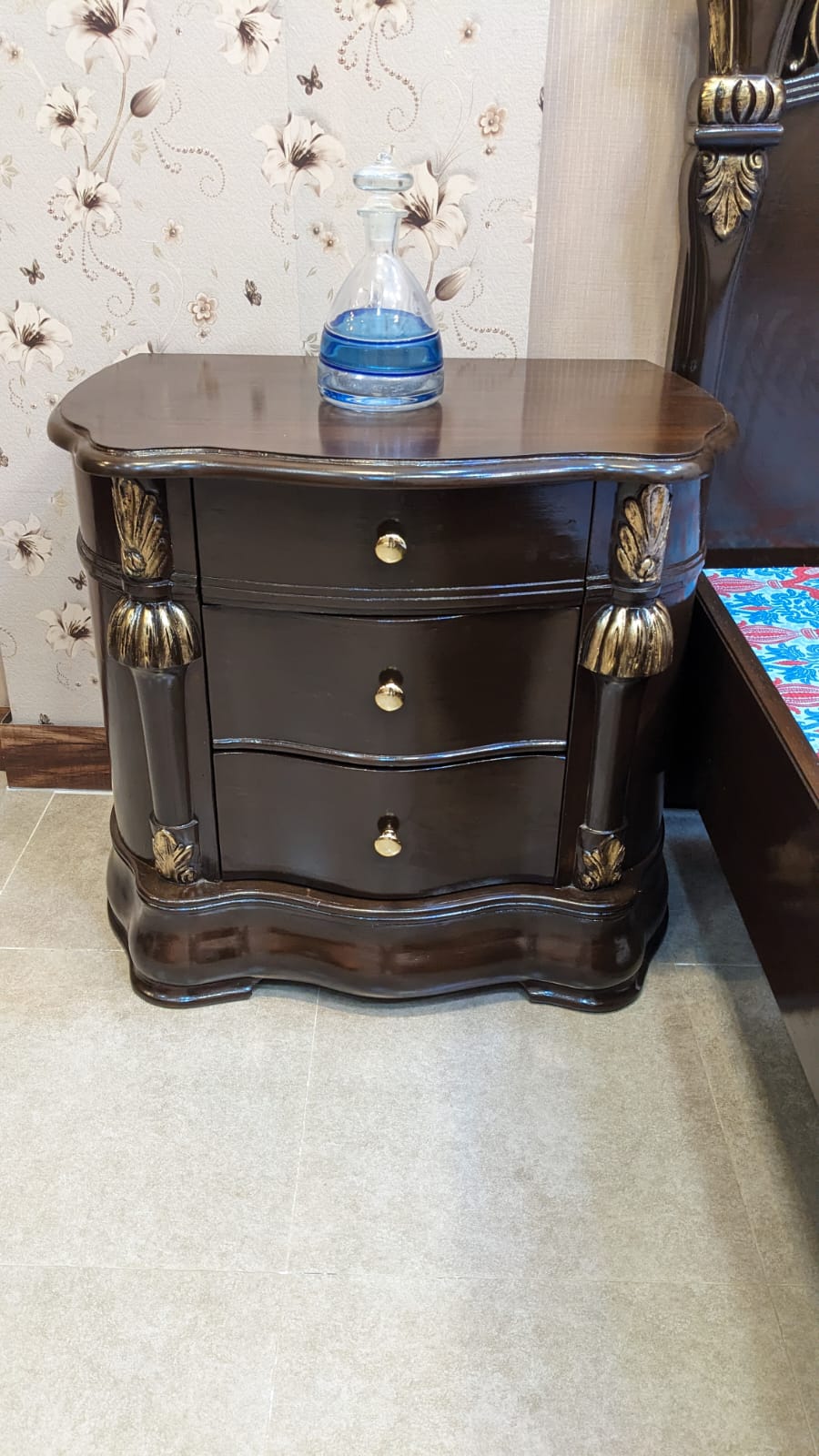 King Size Bed with 2 Side Tables