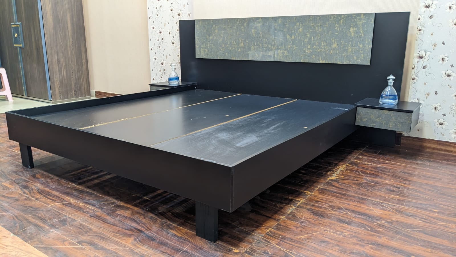 🔥Habitt🔥 Novak King Size Bed with 2 Attached Side Tables