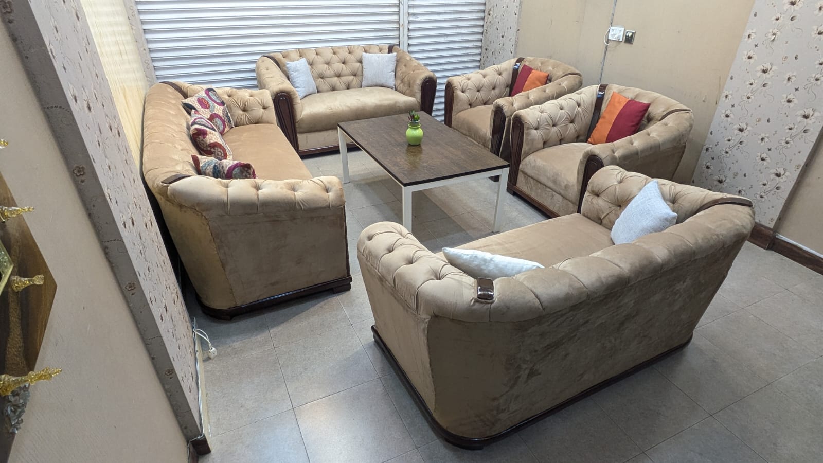 Luxurious 9 Seater Chesterfield Sofa Set