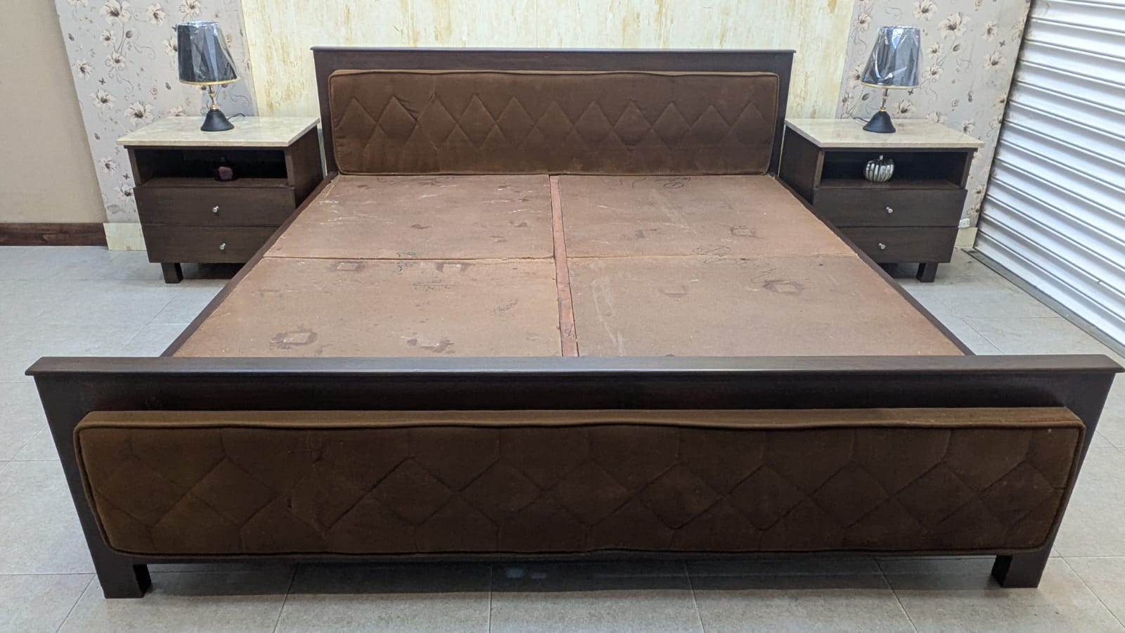 King size bed with 2 side table