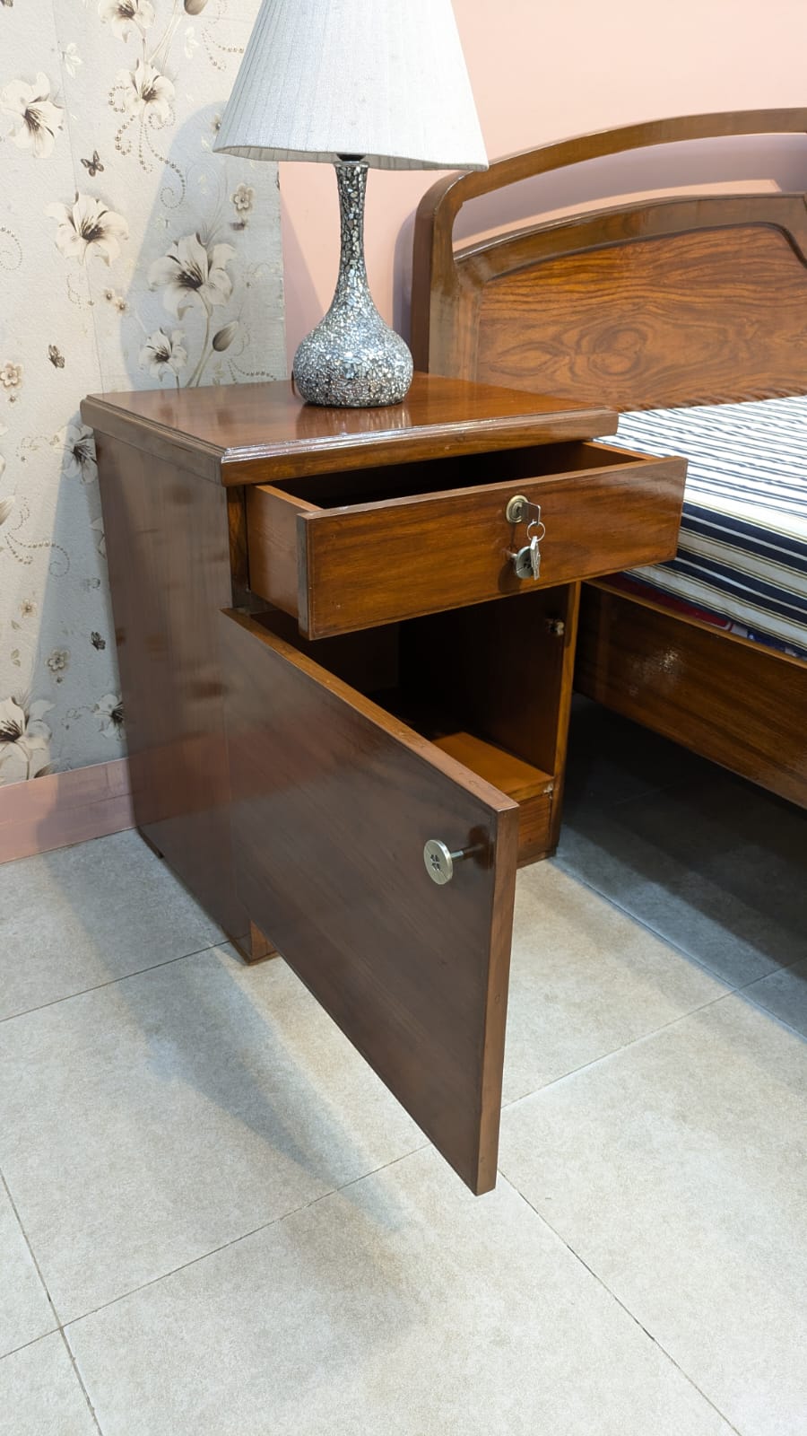 Beautiful Sheesham Wood King Size Bed Set