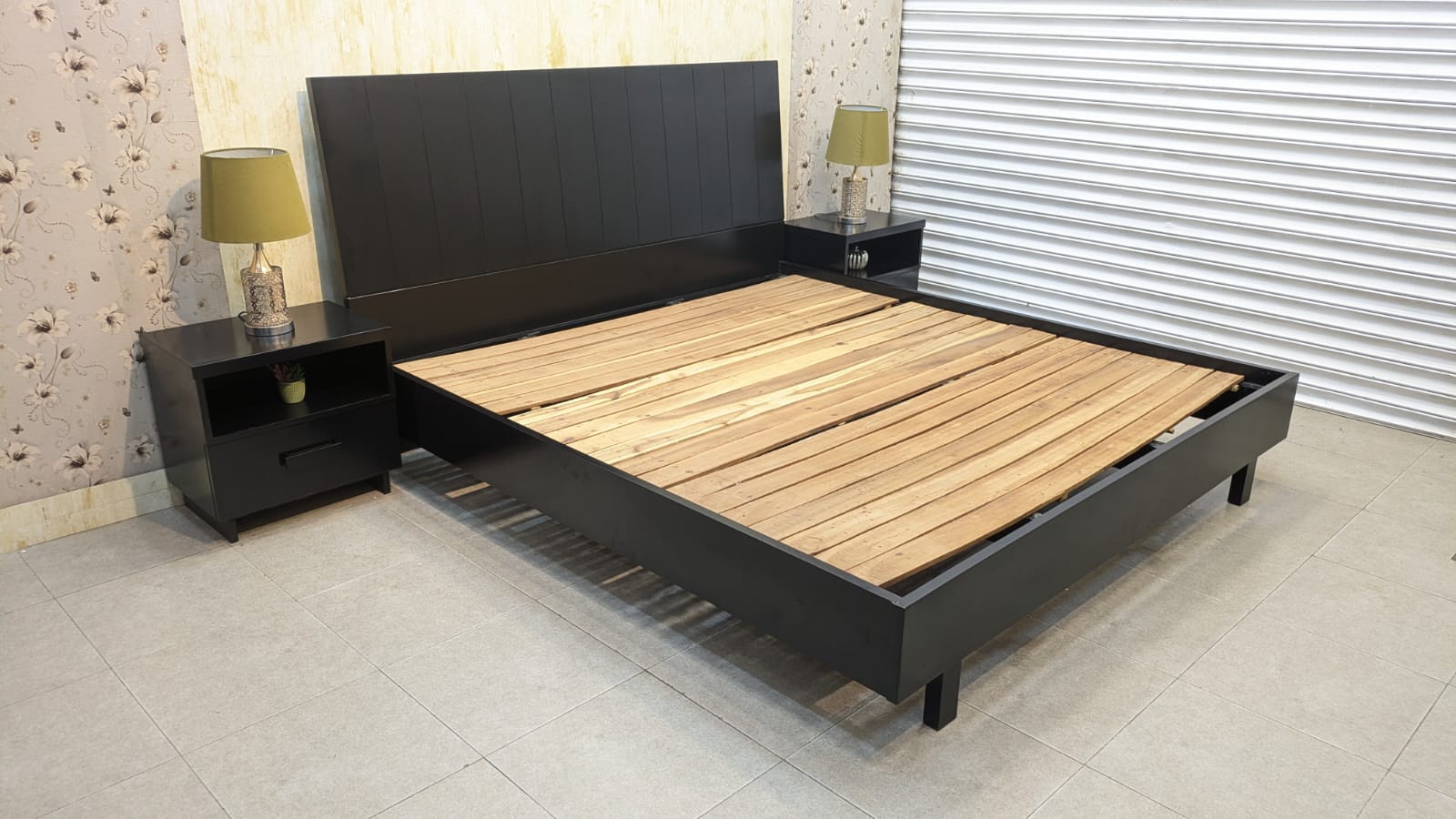 King Size Bed With 2 Side table