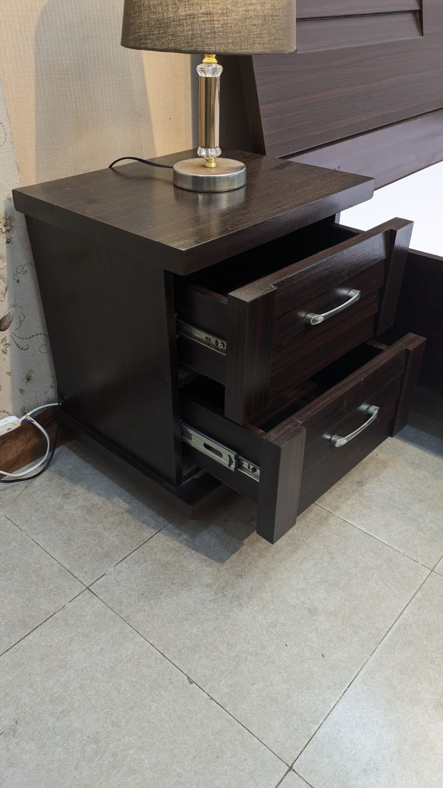 Queen Size Bed With 2 Side Tables