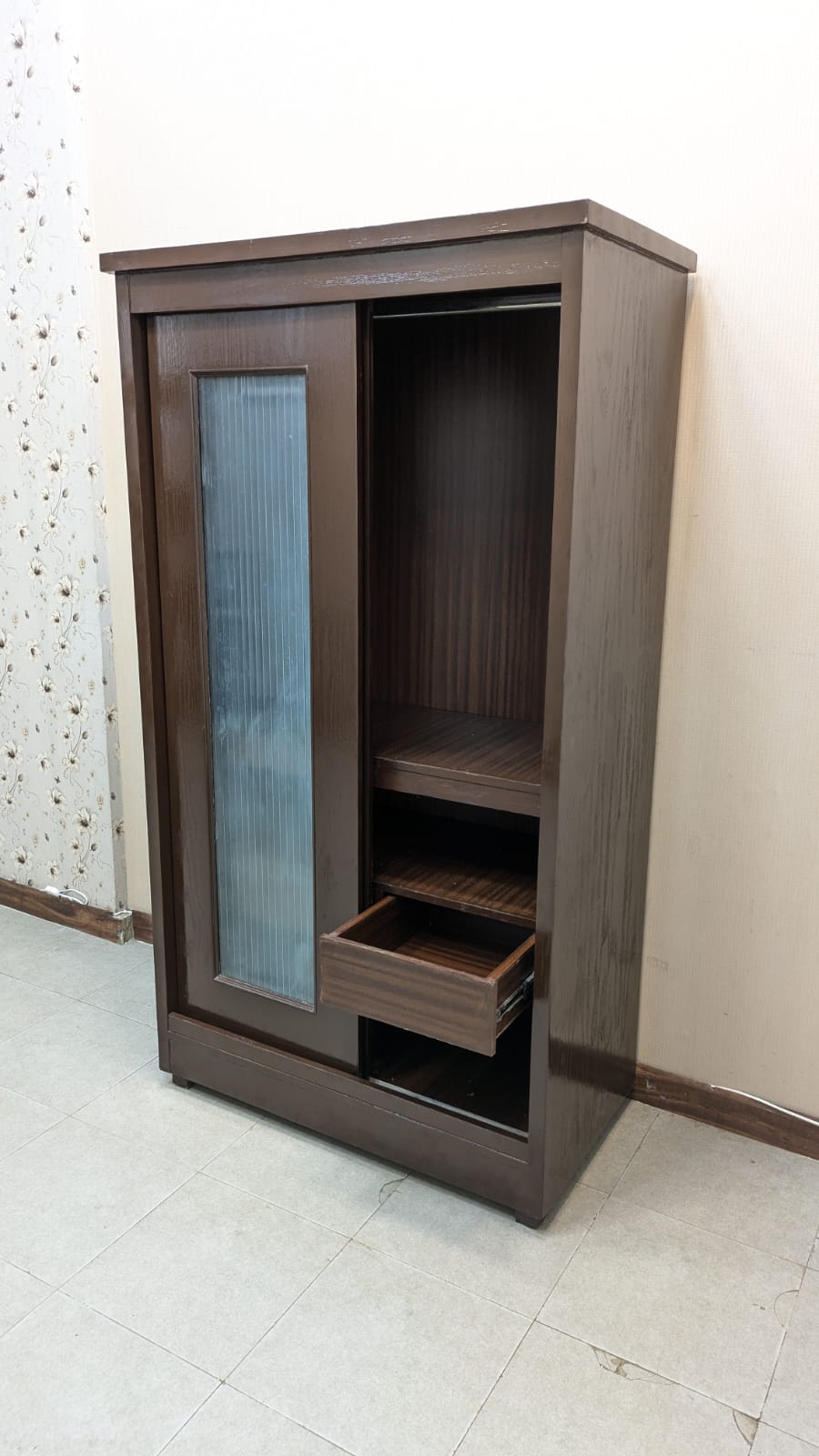 Sliding Door Almirah