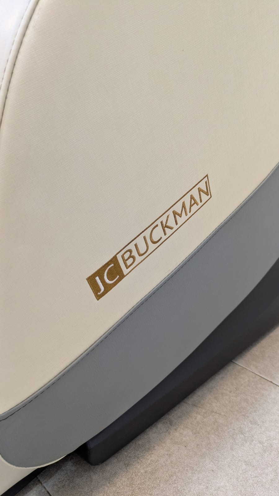 ✨ JC Buckman Full Body Massage Chair ✨