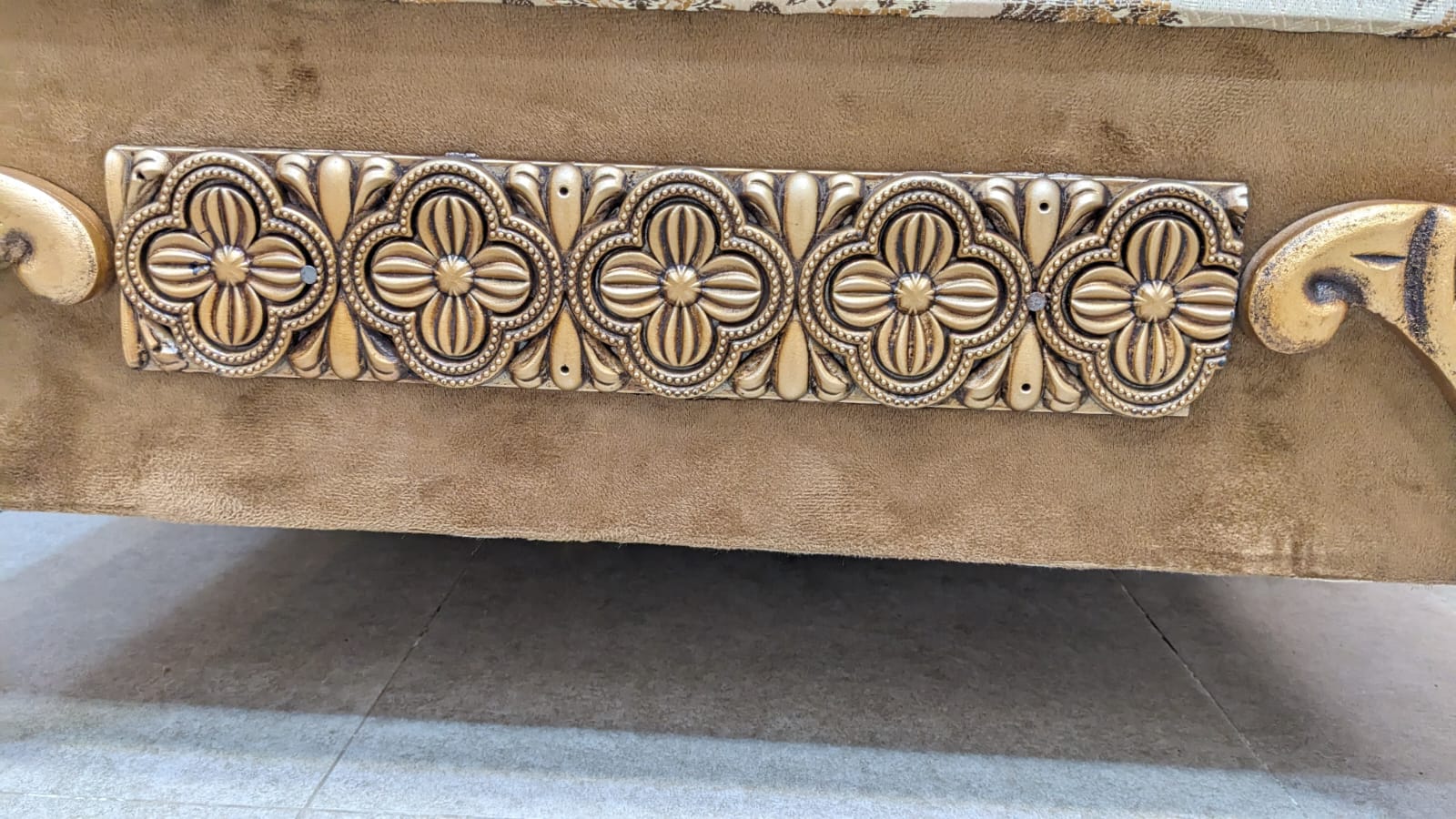 Luxurious 7 Seater Sofa Set