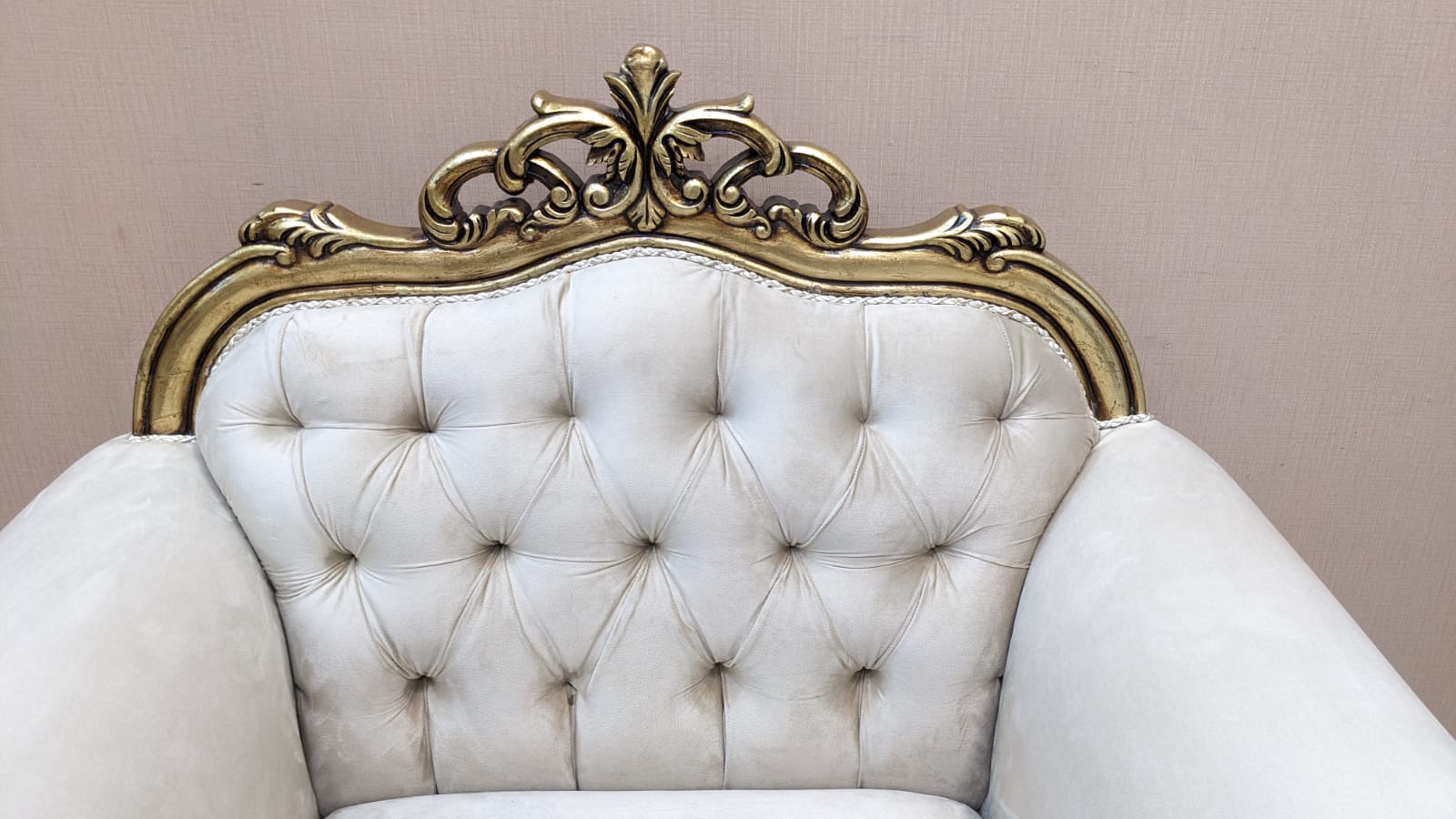 Comfortable 4 Seater Sofa Set