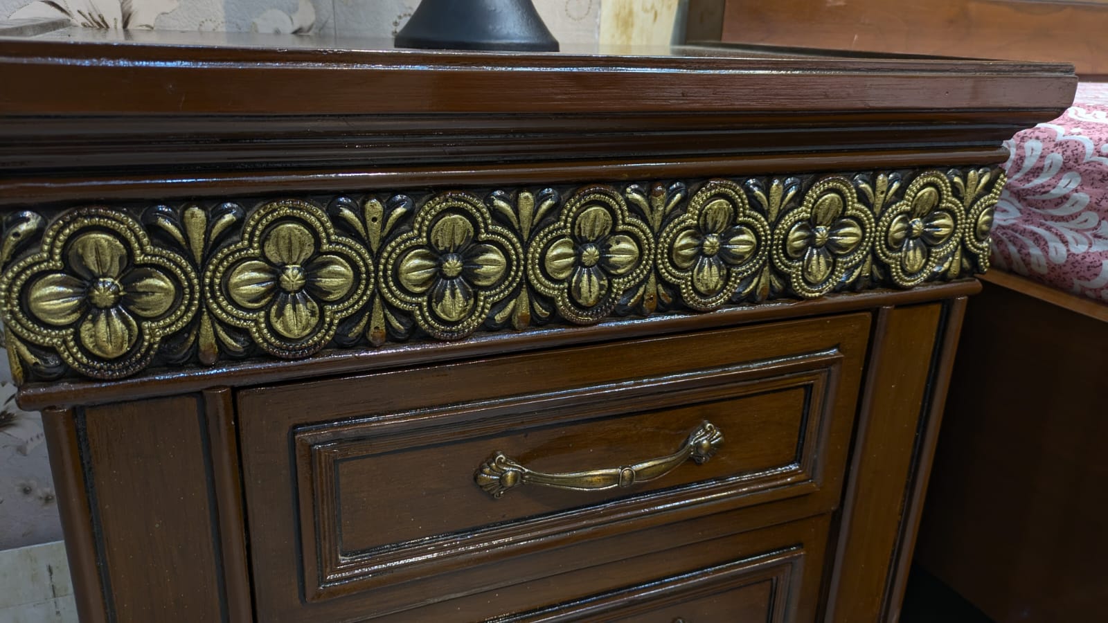 Elegant King Size Bedroom Set