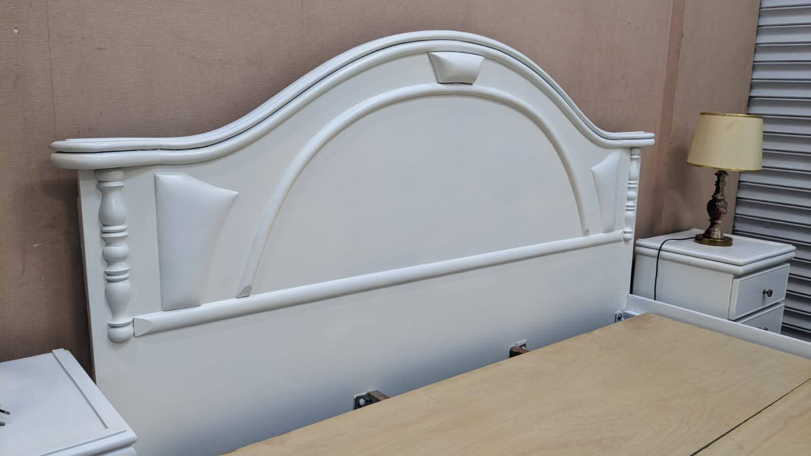King Size Bed With 2 Side Tables