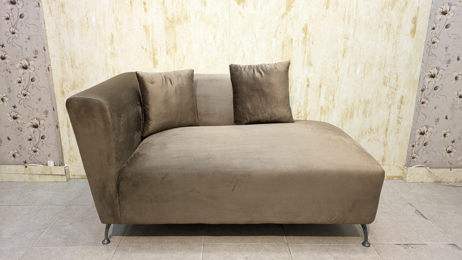 MODERN 2-SEATER COMFORTABLE SETTEE ✨