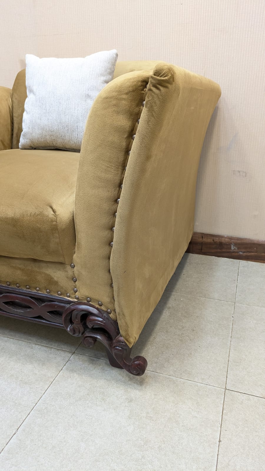 Comfortable 4 Seater Sofa Set