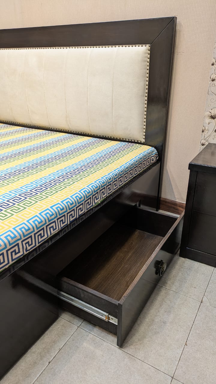 King Size Bed With Storage Drawers and 2 Side Tables