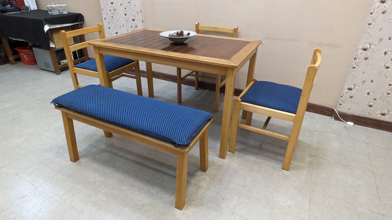 5 Seater Dining Table