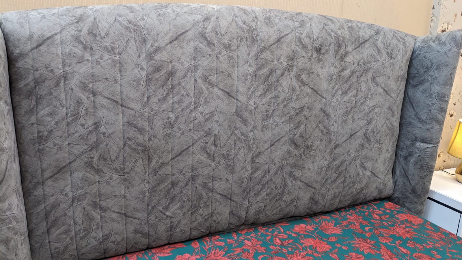 King Size Bed With 2 Side Tables and Dressing