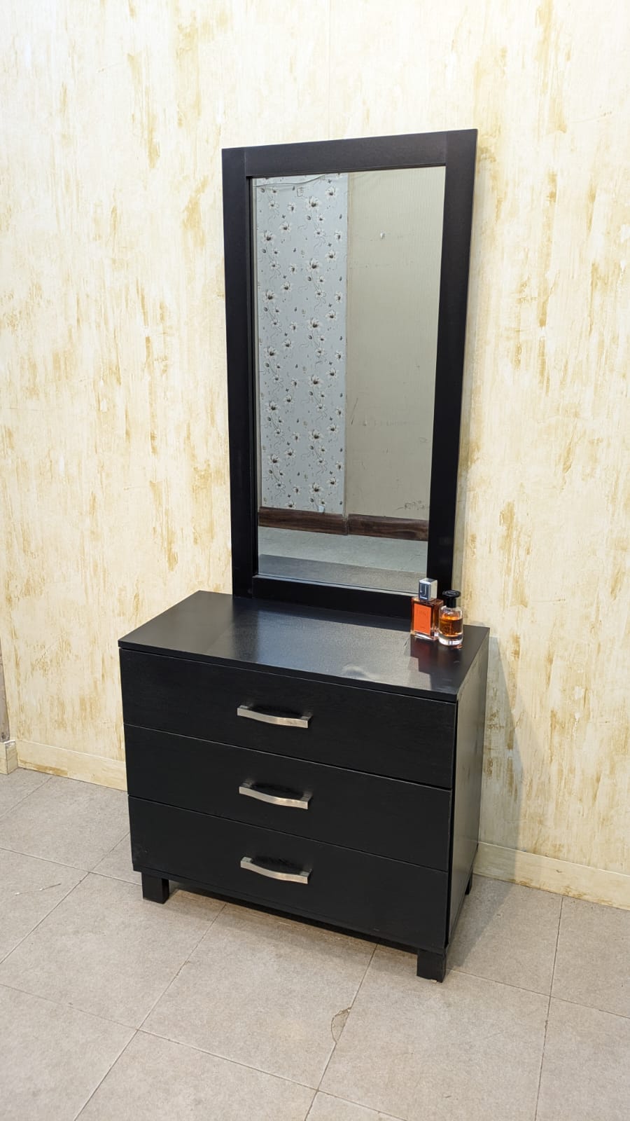 Habitt Carter King Size Bed With 2 Side Tables and Dressing Table
