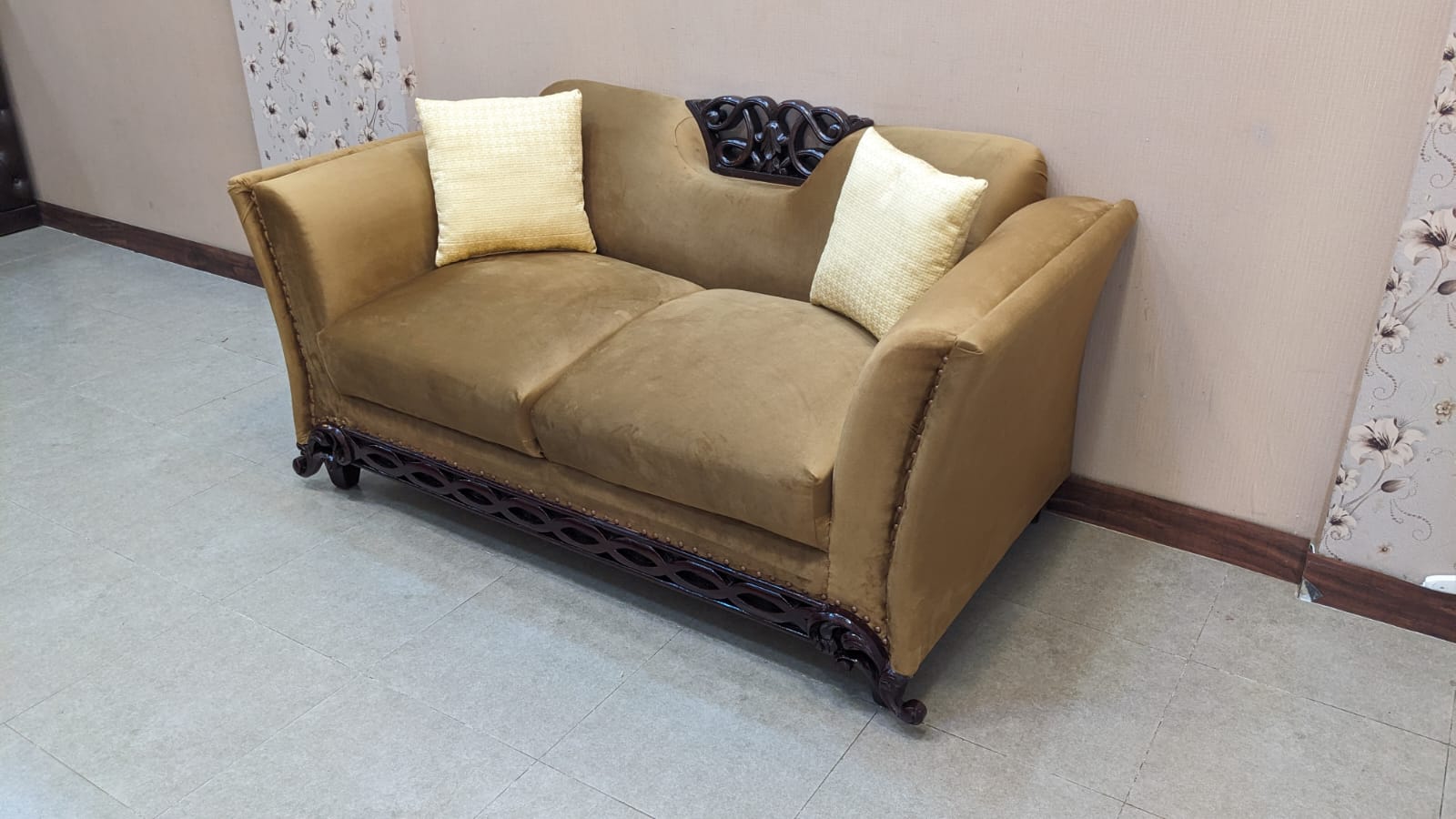 Comfortable 4 Seater Sofa Set