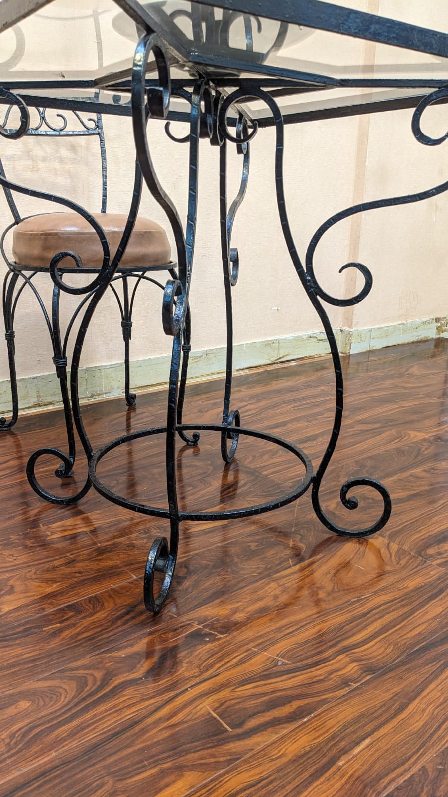 4 Seater Metal Dinning Table