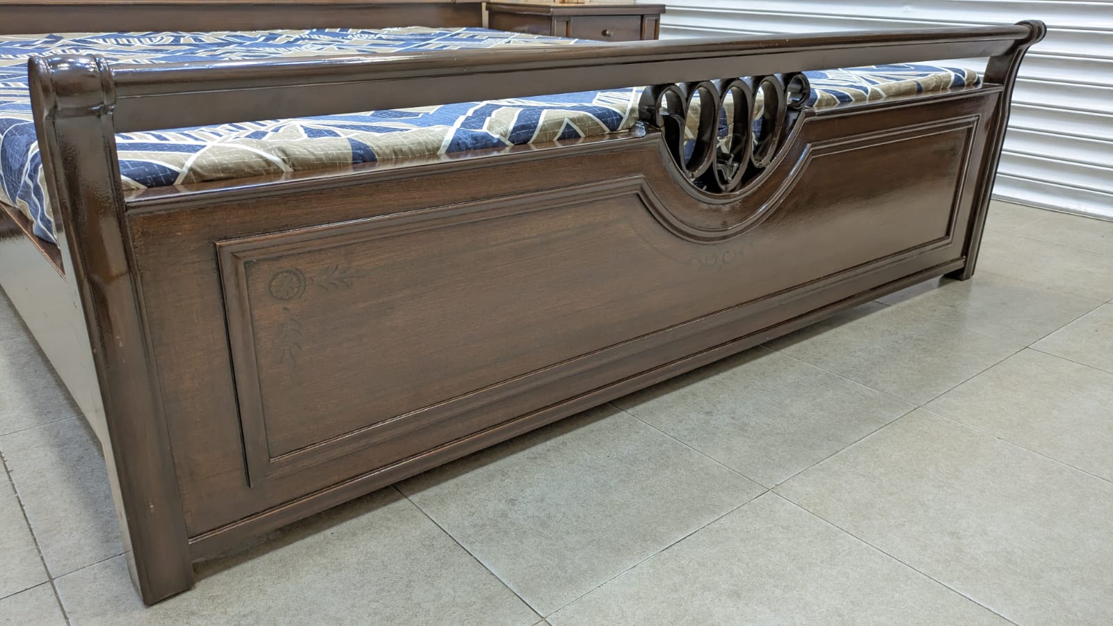King Size Bed With 2 Side Tables and Dressing Table