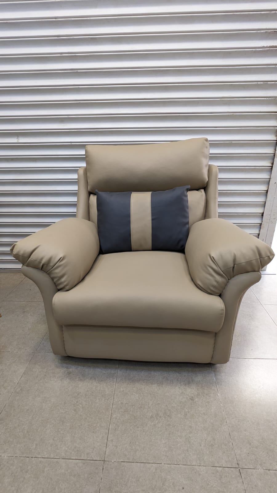 Imported Canadian Sklar peepler 6 Seater Sofa Set