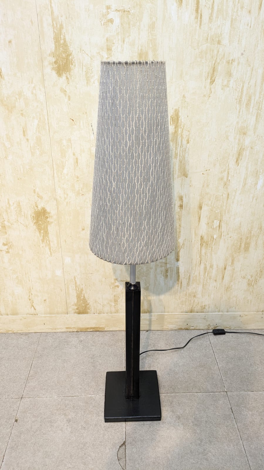 Floor lamp