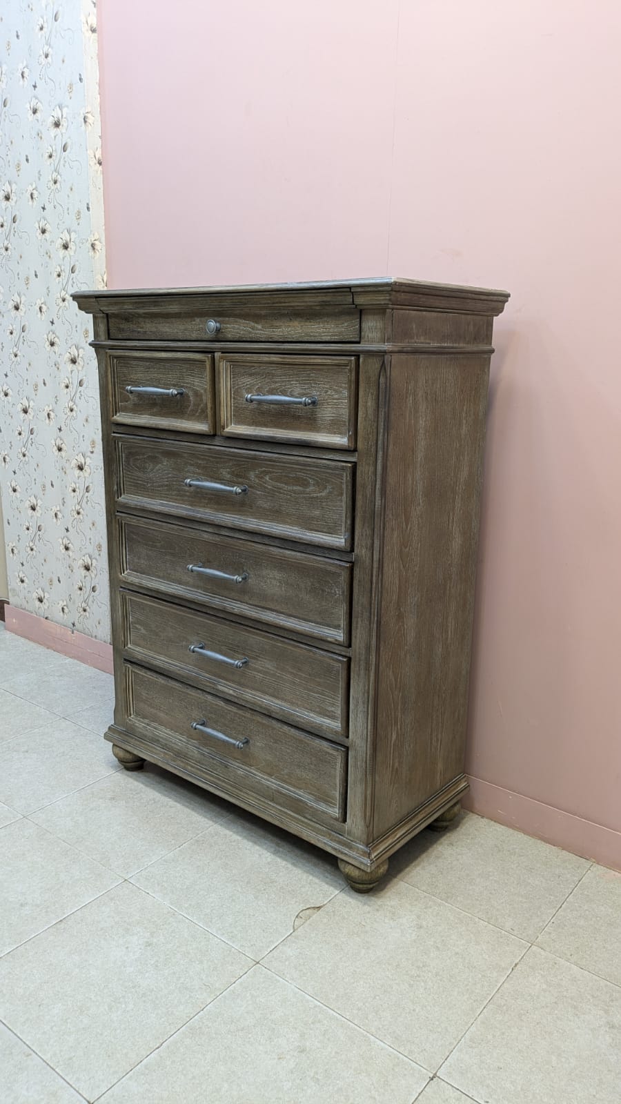 Imported American Ashley Furniture Chest Of drawers