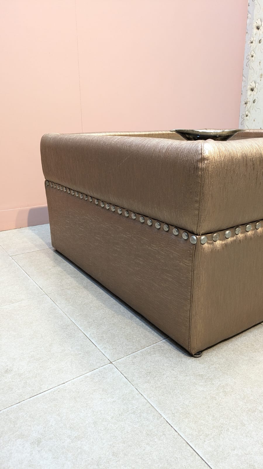 Beautiful Chesterfield Design centre Table