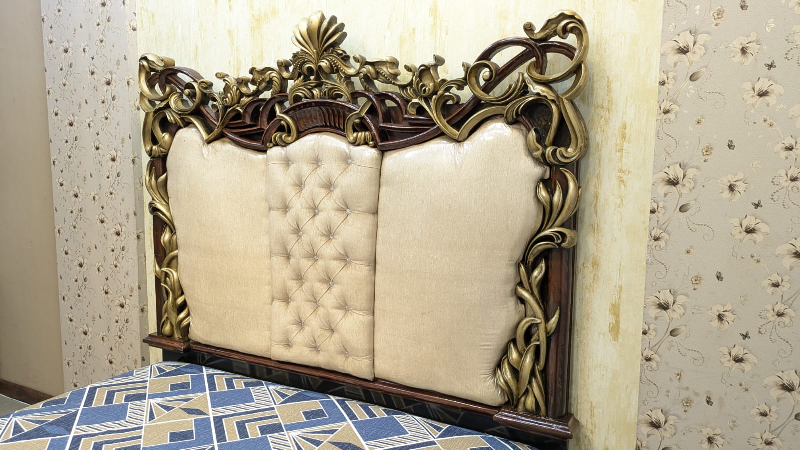 Luxurious King Size Bed