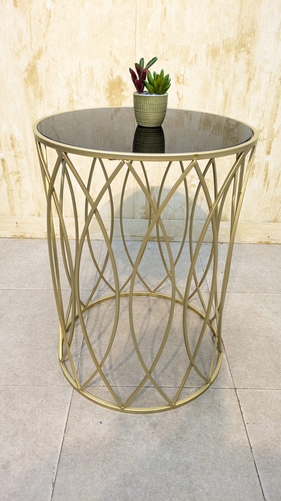 Corner Table
