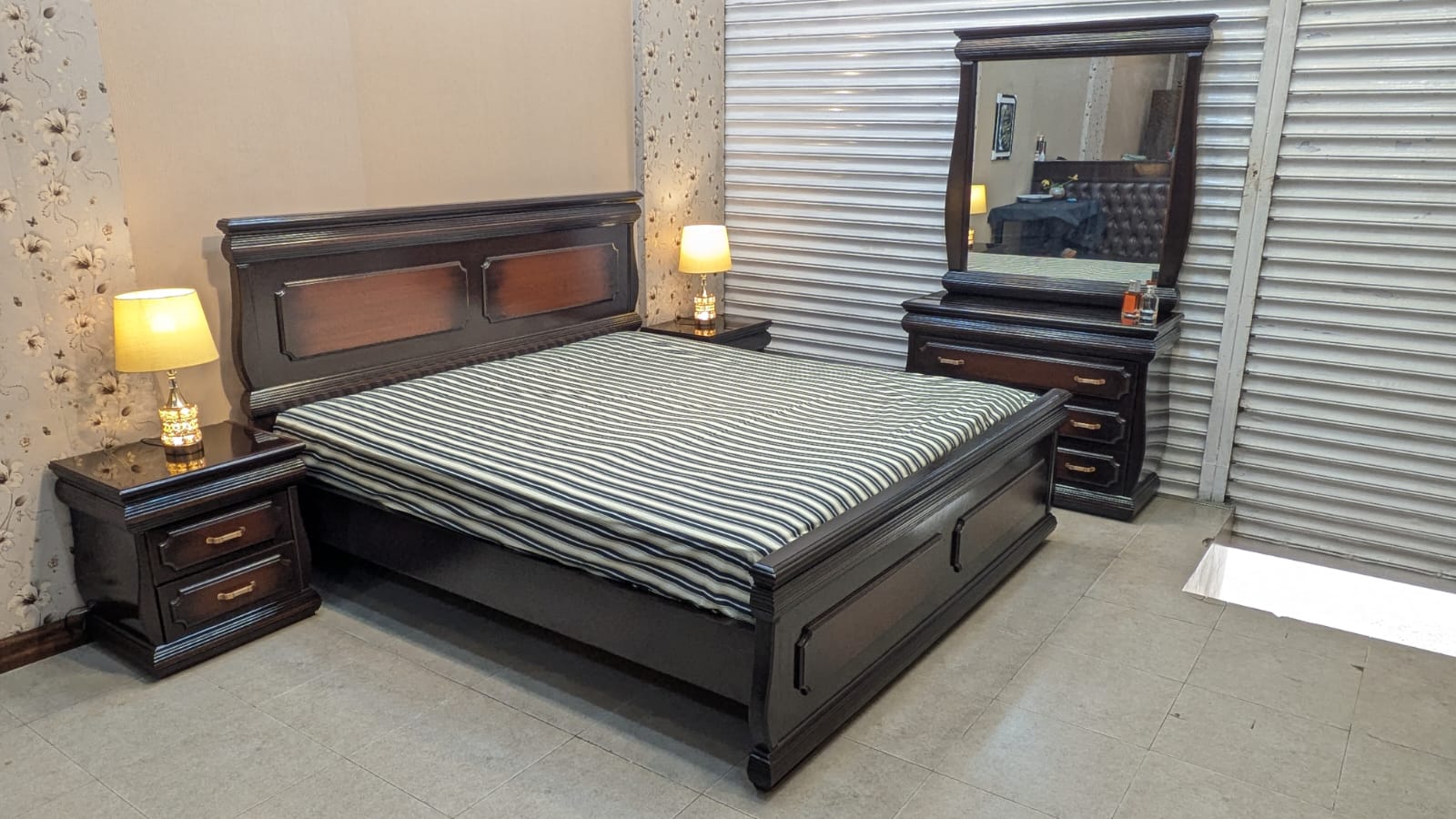 King Size Bed With 2 Side Tables and Dressing Table