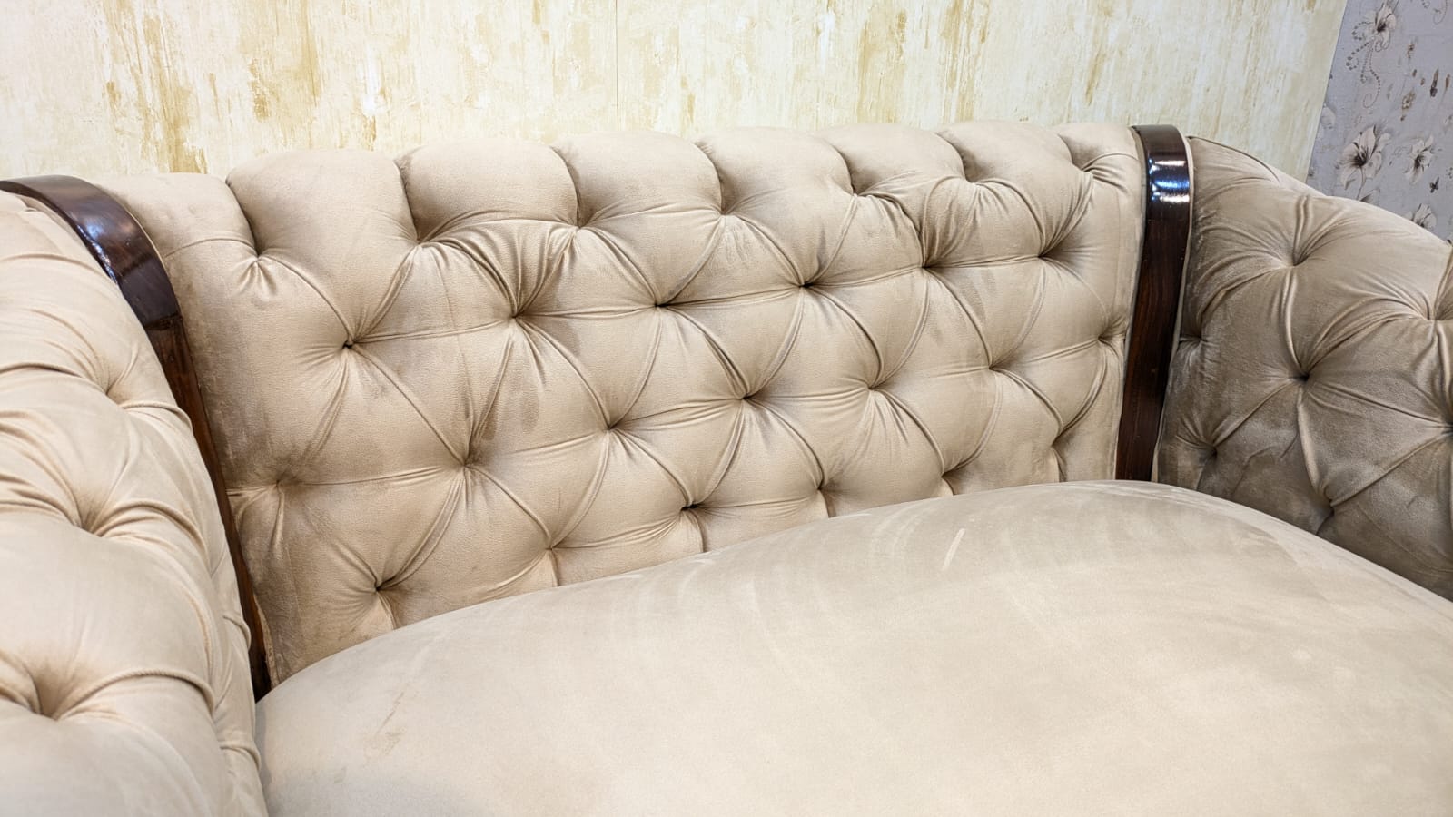 Luxurious 9 Seater Chesterfield Sofa Set
