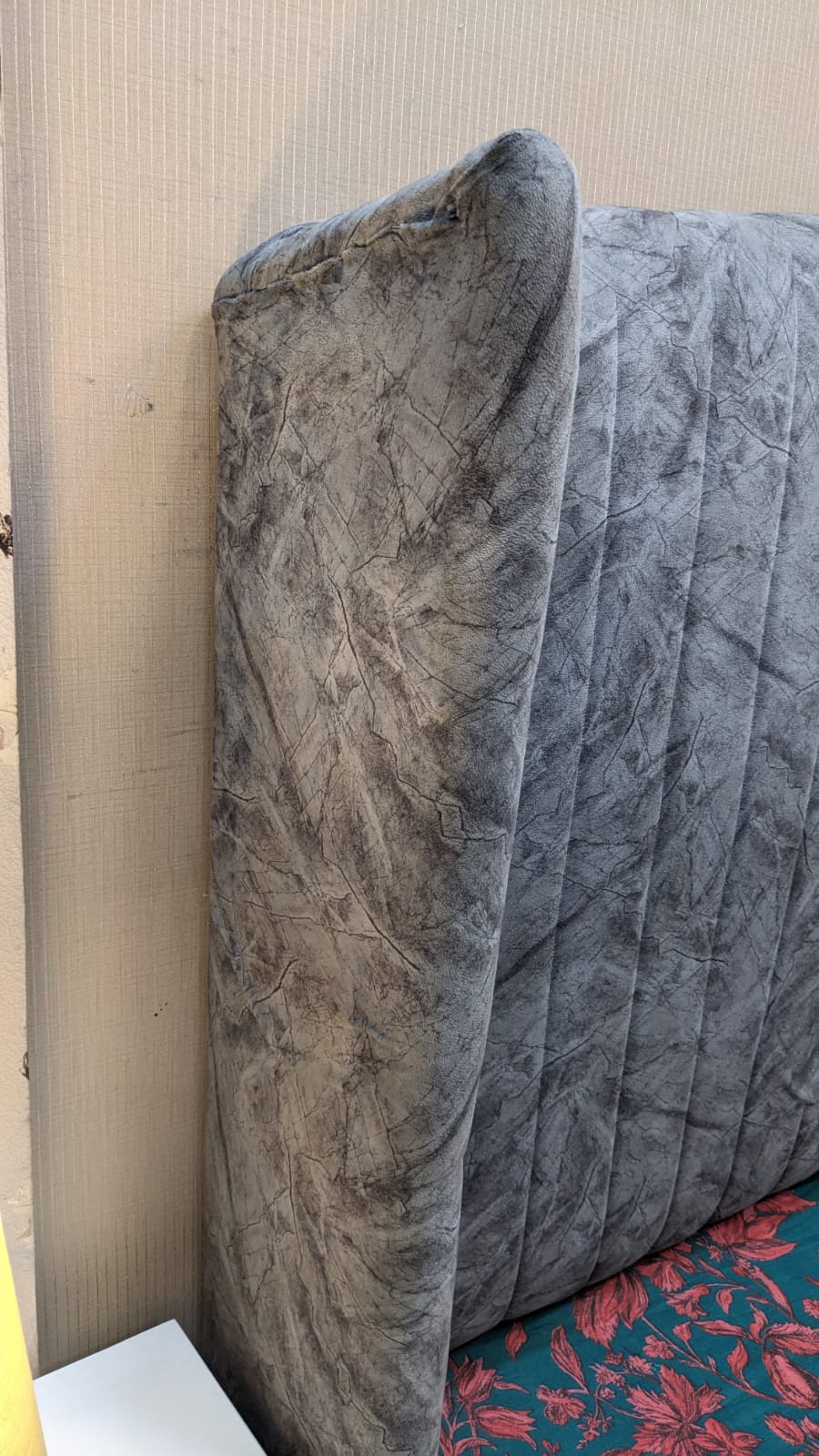 King Size Bed With 2 Side Tables and Dressing