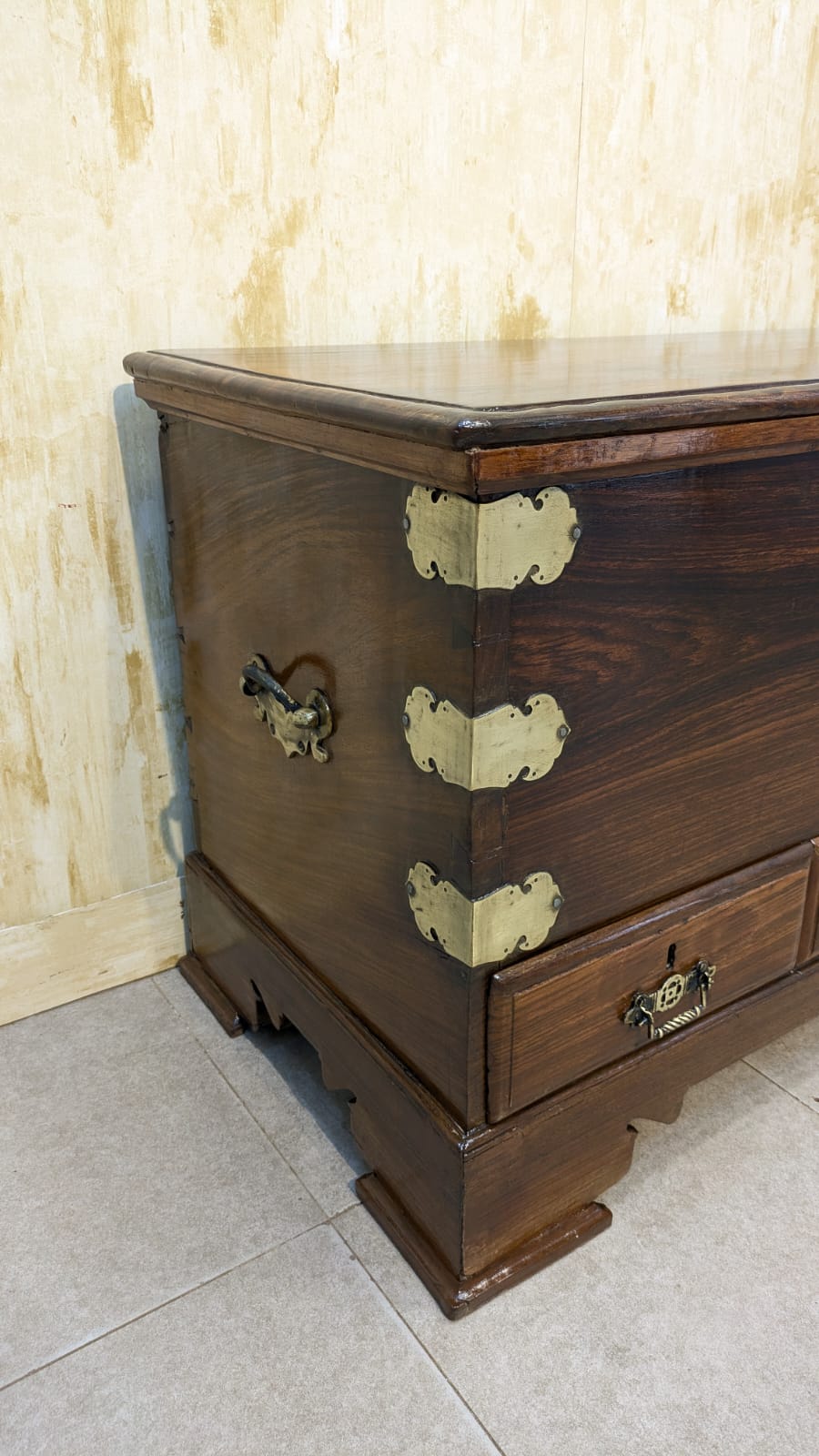 Antique Mid Century Solid Sheesham Wood Trunk