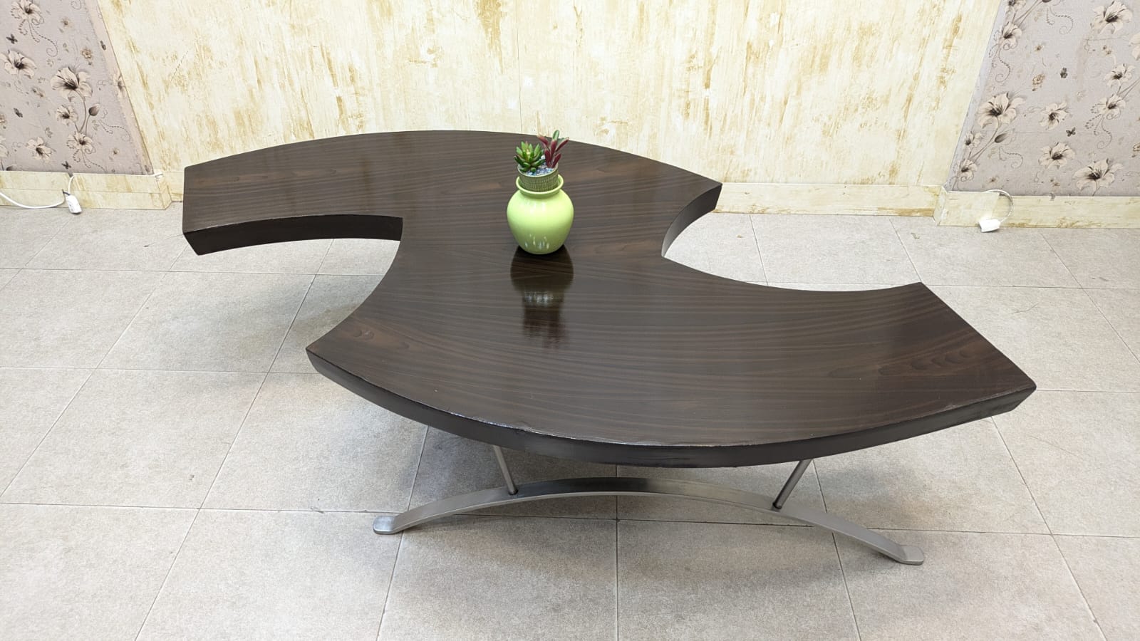 Modern & Stylish Center Table