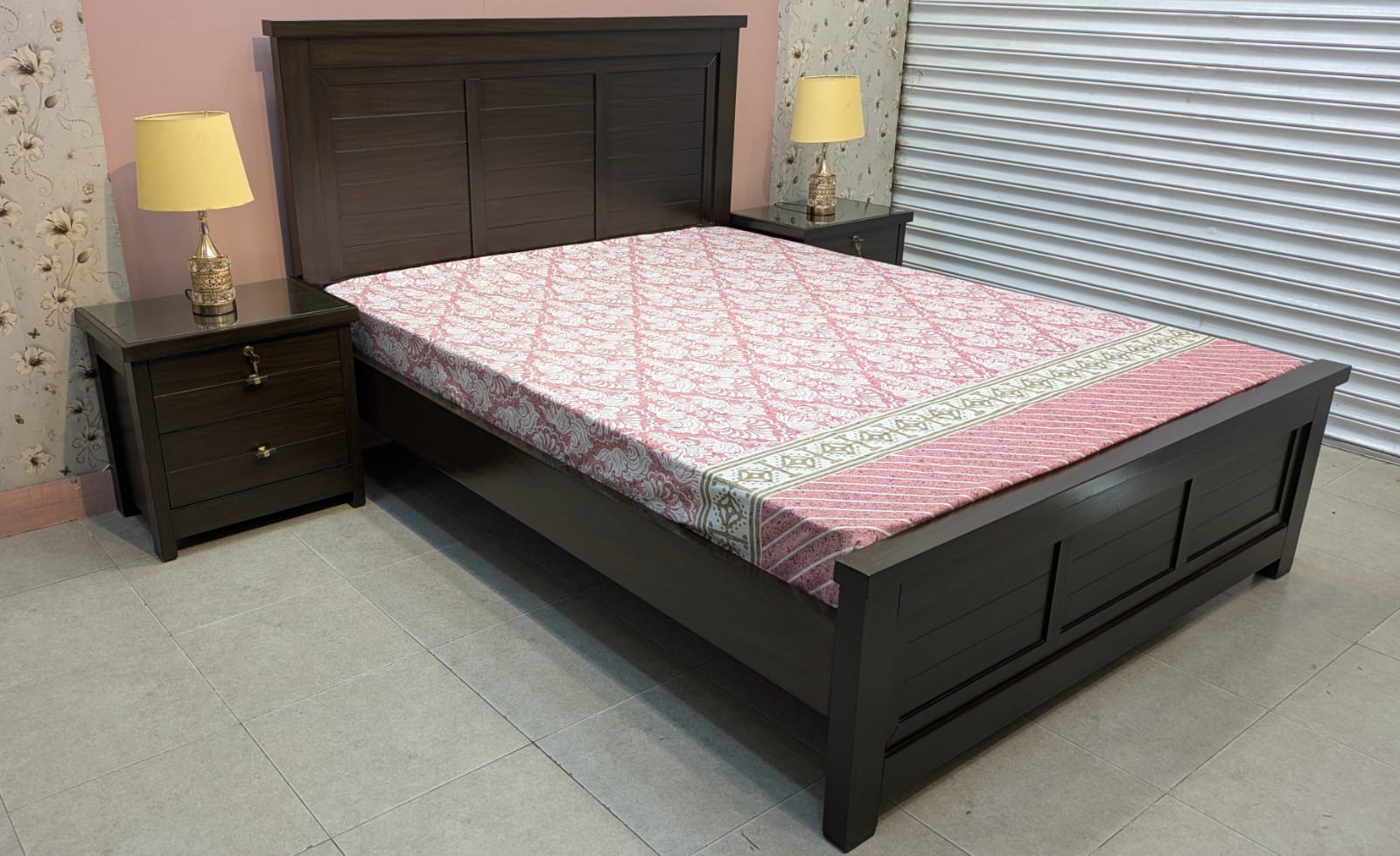 Elegant Queen Size Bed with 2 Side Tables