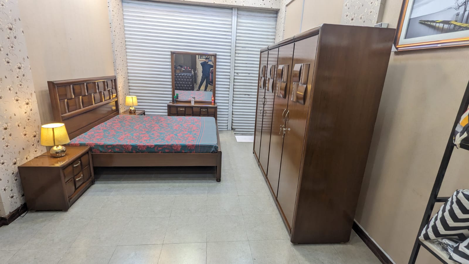 King Size Bedroom Set with Almirah