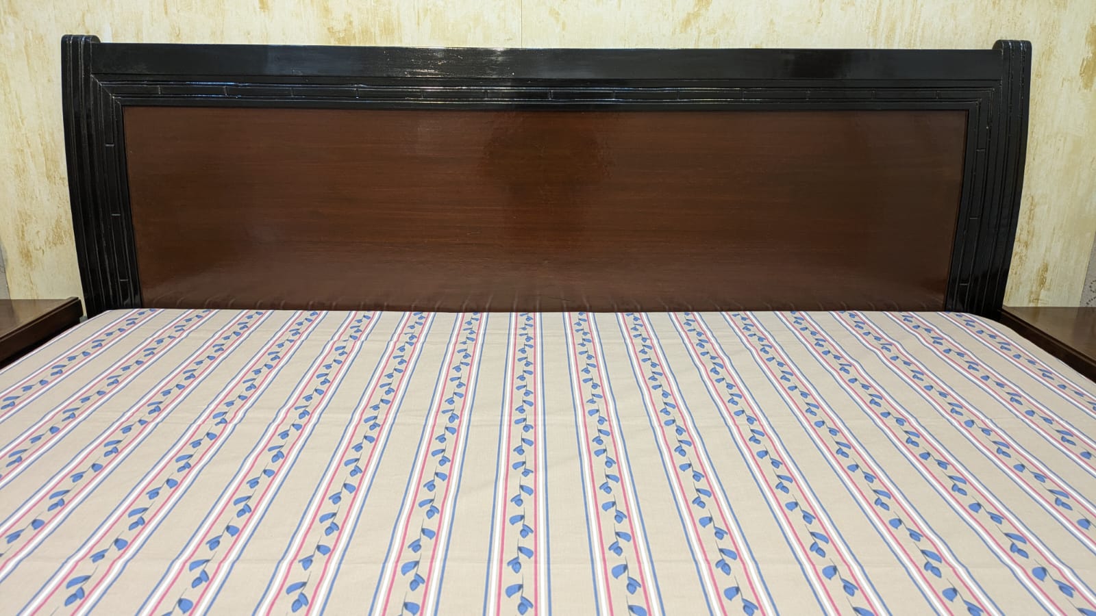 King Size Bed With 2 Side tables