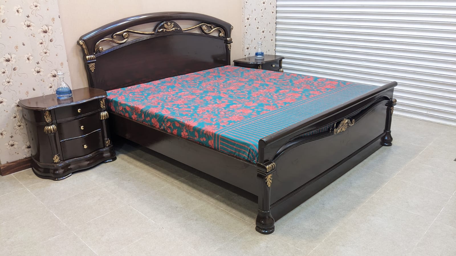 King Size Bed with 2 Side Tables