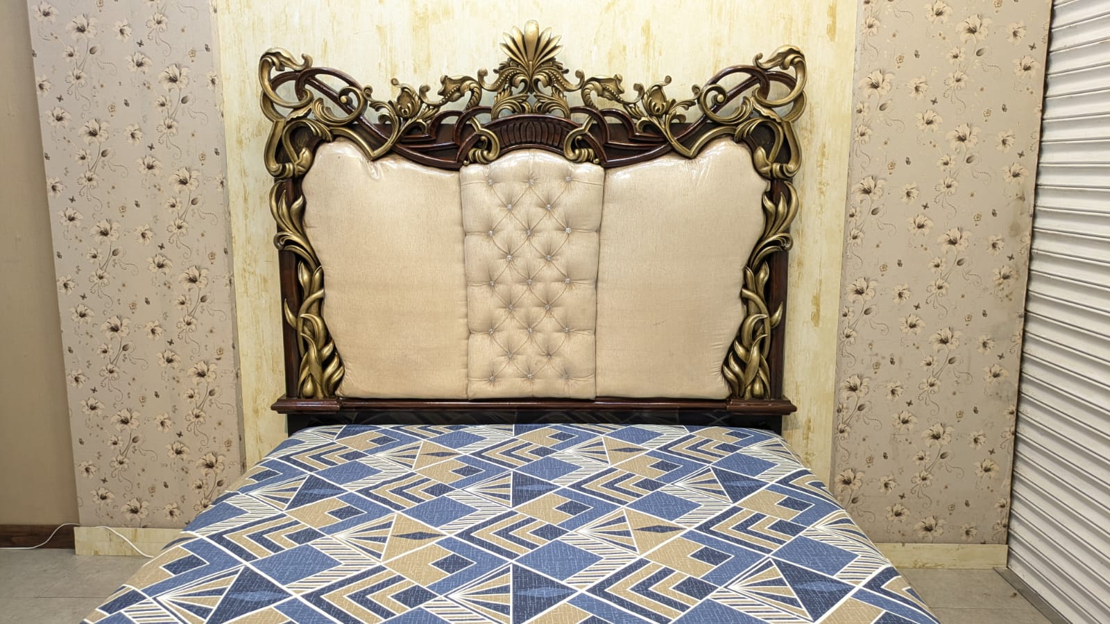 Luxurious King Size Bed